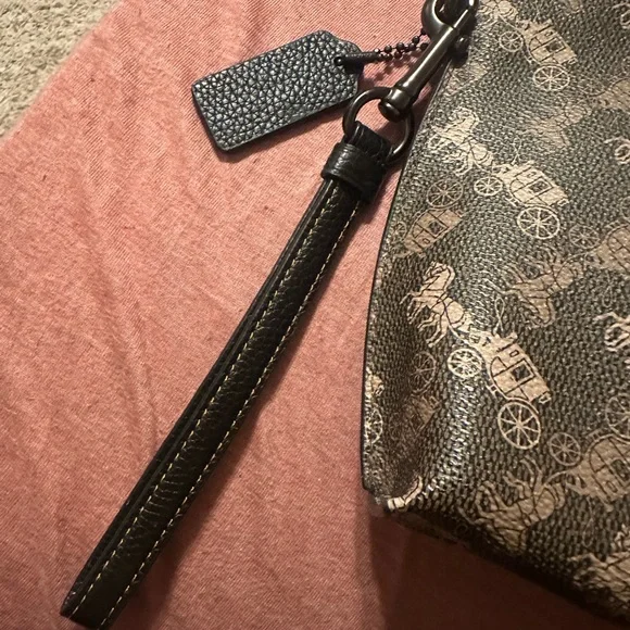 Coach large wristlet - Picture 5 of 5